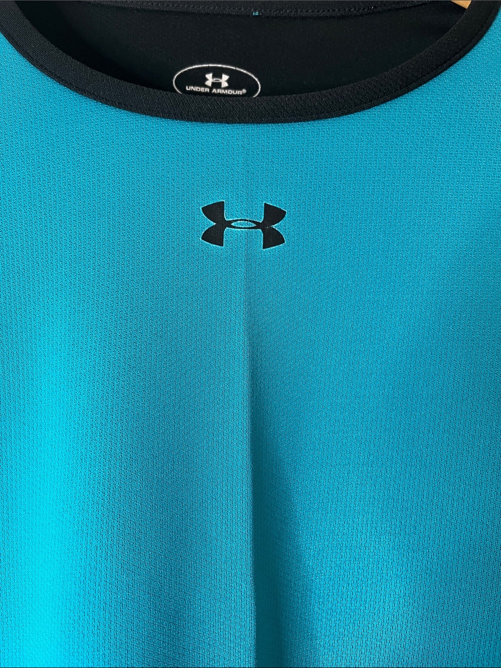 Under Armour Women’s Long Sleeve reversible top - Black with Teal - Picture 6 of 7